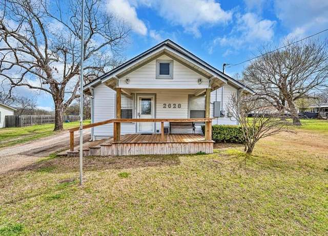 Property at 2628 Old Robinson Rd, Waco, TX 76706, 2 beds, 1.5 baths