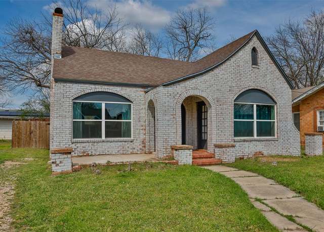 Property at 1209 E Garnett St, Gainesville, TX 76240, 2 beds, 1 bath