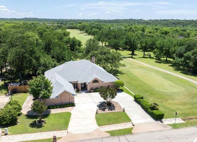 Property at 9031 Bontura Rd, Granbury, TX 76049, 3 beds, 2.5 baths