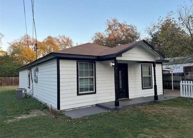 Property at 312 N Wood St, Cleburne, TX 76033, 4 beds, 2 baths