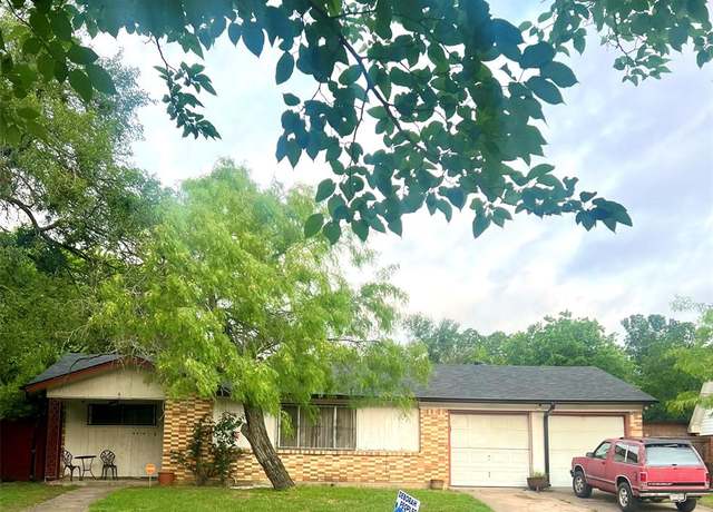 Property at 4474 Burke Rd, Fort Worth, TX 76119, 3 beds, 2 baths