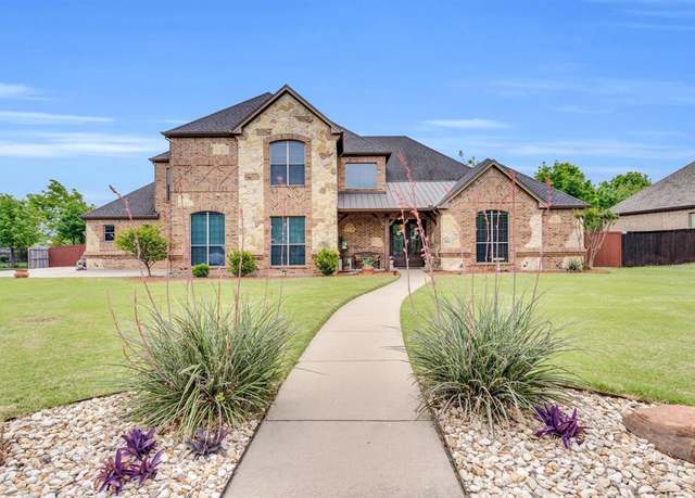 Property at 1625 Plum Creek Dr, Midlothian, TX 76065, 5 beds, 4.5 baths