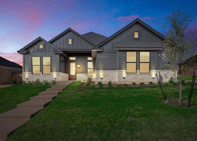 Property at 10201 Castleberry Ln, Waco, TX 76712, 4 beds, 3 baths