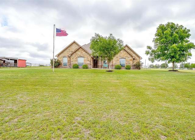 Property at 5633 Veal Station Rd, Weatherford, TX 76085, 4 beds, 2 baths