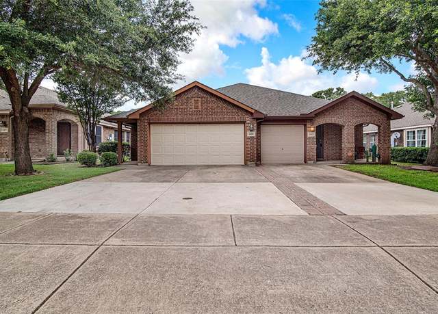 Property at 2409 Ravenwood Ct, Mansfield, TX 76063, 2 beds, 2 baths
