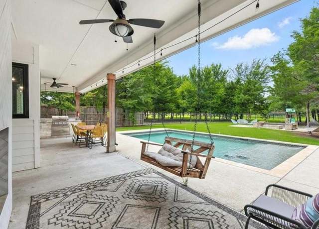 Property at 371 S Ring Rd, Waxahachie, TX 75165, 6 beds, 3.5 baths