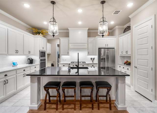 Property at 233 Park North Ln, Keller, TX 76248, 3 beds, 2.5 baths