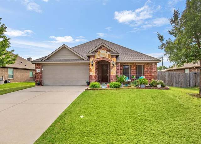 Property at 143 Sierra Dr, Waxahachie, TX 75167, 3 beds, 2 baths