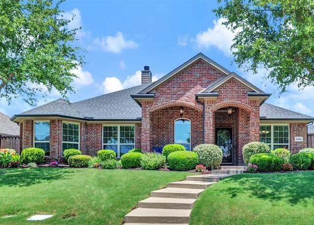 Property at 1402 White Water Ln, Rockwall, TX 75087, 4 beds, 2 baths
