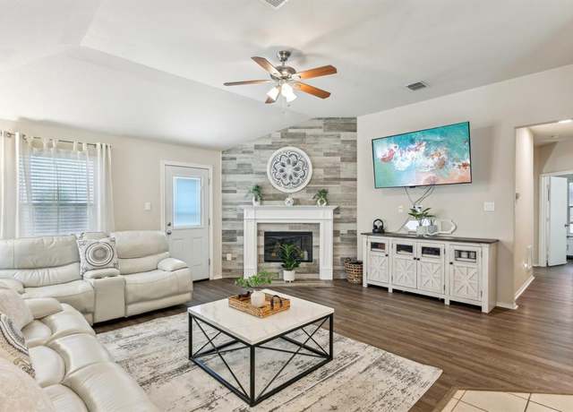 Property at 1860 Barton Springs Dr, Little Elm, TX 75068, 3 beds, 2 baths