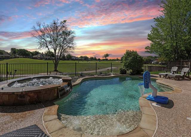 Property at 1501 Canyon Creek Dr, Mckinney, TX 75072, 4 beds, 2.5 baths