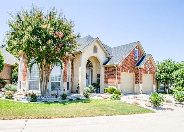 Property at 1817 Masters Dr, Desoto, TX 75115, 4 beds, 2.5 baths
