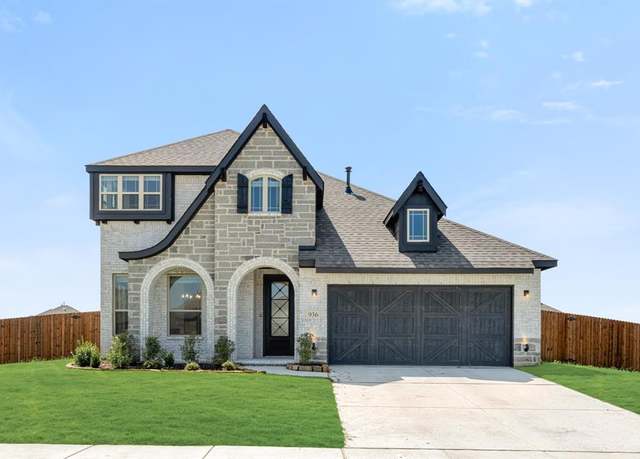 Property at 936 Homestead Dr, Desoto, TX 75115, 4 beds, 2.5 baths
