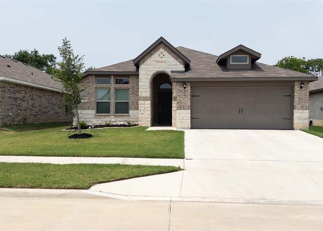 Property at 9916 Mescalbean Blvd, Fort Worth, TX 76036, 3 beds, 2 baths