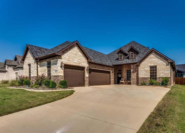 Property at 3016 Capital Hill Dr, Burleson, TX 76028, 5 beds, 3.5 baths