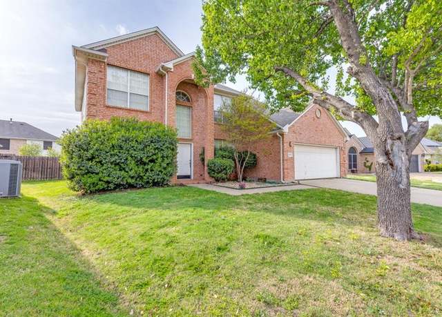 Property at 5901 Echo Bluff Dr, Haltom City, TX 76137, 4 beds, 2.5 baths
