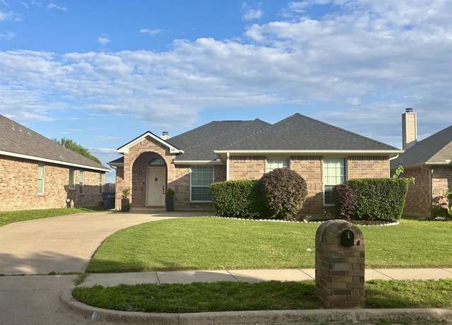 Property at 94 Briar Ln, Waxahachie, TX 75165, 3 beds, 2 baths
