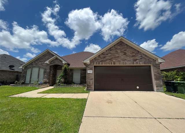 Property at 6018 Vancil Dr, Arlington, TX 76018, 3 beds, 2 baths