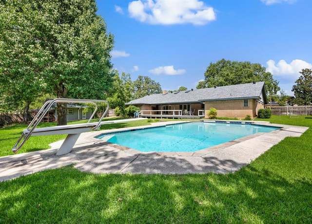 Property at 1221 Forest Ridge Dr, Bedford, TX 76022, 4 beds, 3 baths