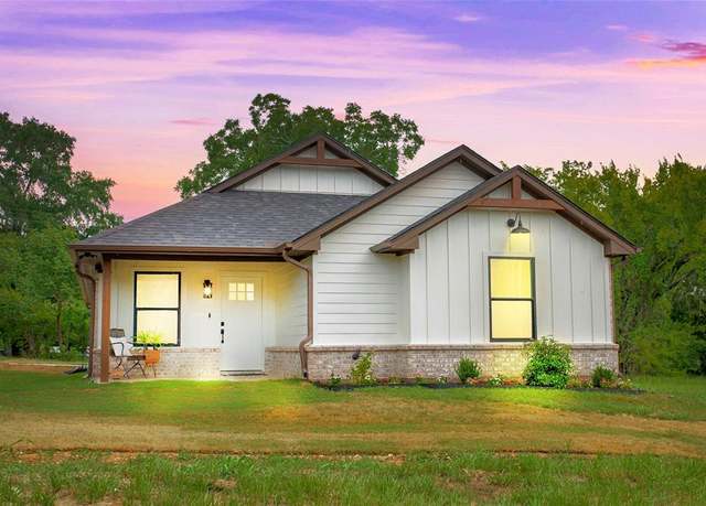Property at 113 W Magnolia, Troup, TX 75789, 3 beds, 2 baths