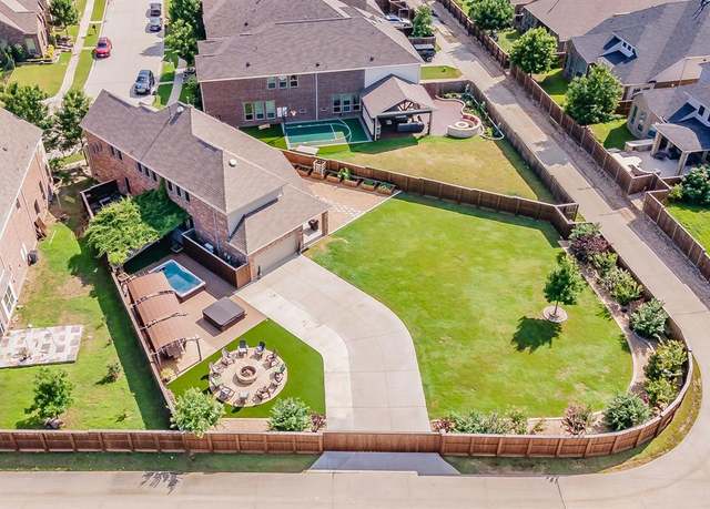 Property at 7151 Isle Royal Ln, Irving, TX 75063, 6 beds, 4 baths