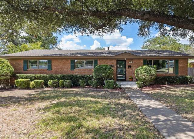 Property at 4504 Owendale Dr, Benbrook, TX 76116, 3 beds, 2 baths