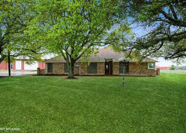 Property at 19179 State Highway 64, Canton, TX 75103, 2 beds, 2.5 baths