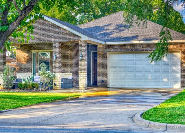 Property at 218 Town North Dr, Terrell, TX 75160, 4 beds, 2 baths