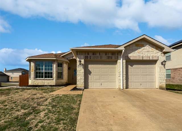 Property at 333 Saddlebrook Dr, Krum, TX 76249, 4 beds, 2 baths