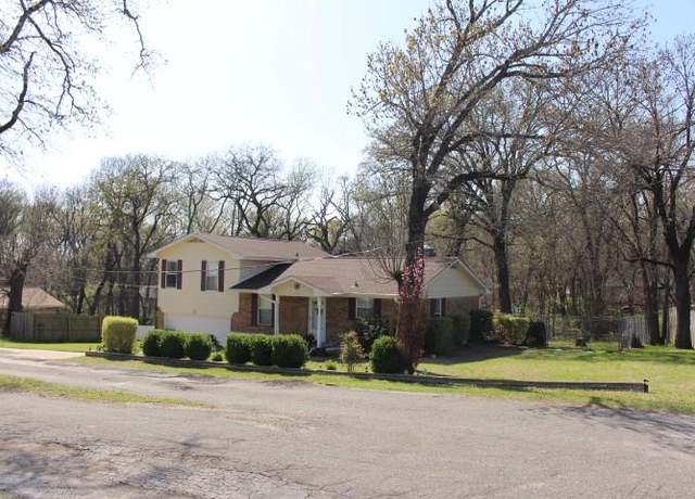 Property at 15690 Hilltop Dr, Kemp, TX 75143, 3 beds, 2 baths
