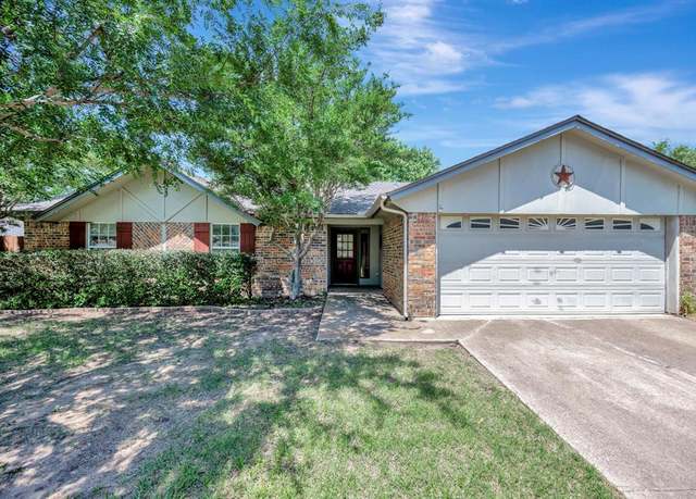 Property at 320 Gloria St, Keller, TX 76248, 3 beds, 2 baths