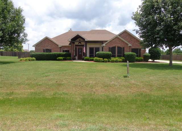 Property at 5640 Country South Ln, Midlothian, TX 76065, 4 beds, 2.5 baths