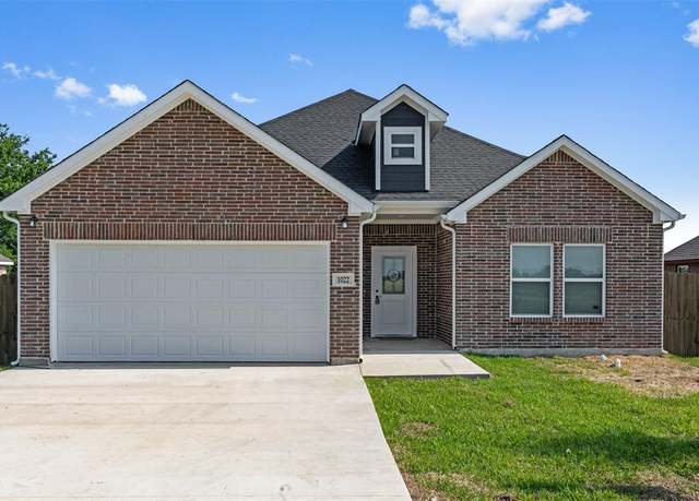 Property at 1022 Springview Ln, Mabank, TX 75147, 3 beds, 2 baths
