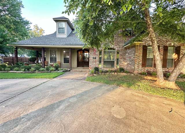 Property at 205 Old Palmetto Rd, Benton, LA 71006, 4 beds, 3.5 baths