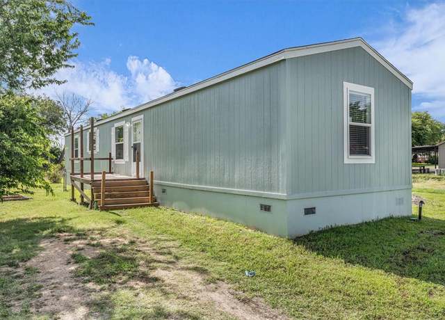 Property at 333 S Charles St, Elm Mott, TX 76640, 3 beds, 2 baths
