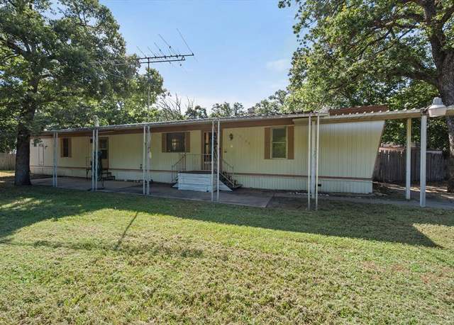 Property at 12109 Lunar Ln, Burleson, TX 76028, 2 beds, 2 baths