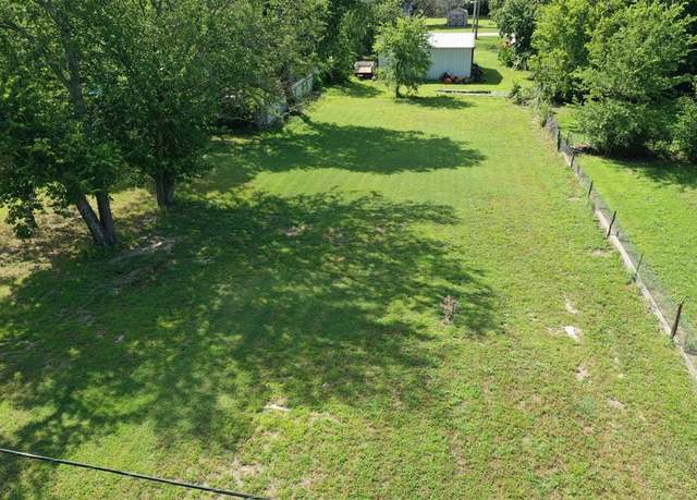 Property at 304 E Crump, Saint Jo, TX 76265