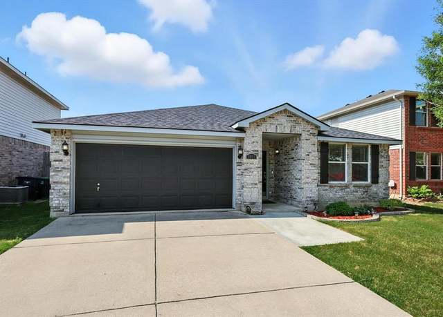 Property at 1956 Ramada Trl, Fort Worth, TX 76247, 4 beds, 2 baths