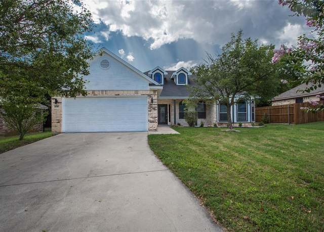 Property at 840 Andi Way, Weatherford, TX 76086, 3 beds, 2 baths