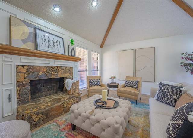 Property at 410 W Oak St, Wylie, TX 75098, 3 beds, 2 baths