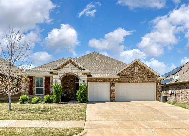 Property at 1664 Laramie Ln, Burleson, TX 76028, 3 beds, 2 baths