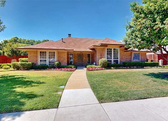 Property at 1023 Hampshire Ln, Carrollton, TX 75007, 3 beds, 3 baths