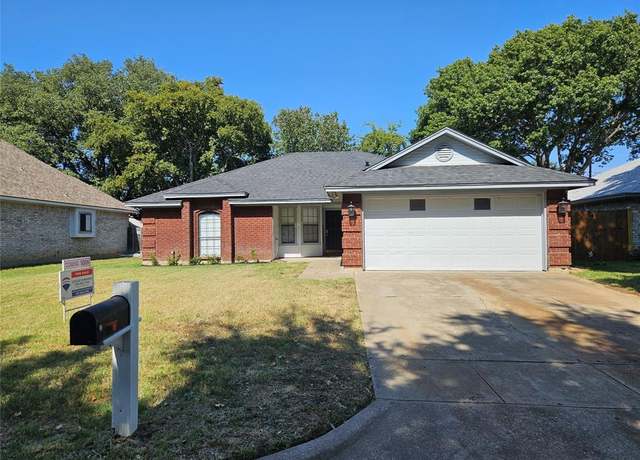 Property at 1005 Fiero Dr, Arlington, TX 76001, 3 beds, 2 baths
