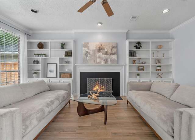 Property at 8347 Mountainview Dr, Dallas, TX 75249, 4 beds, 2.5 baths