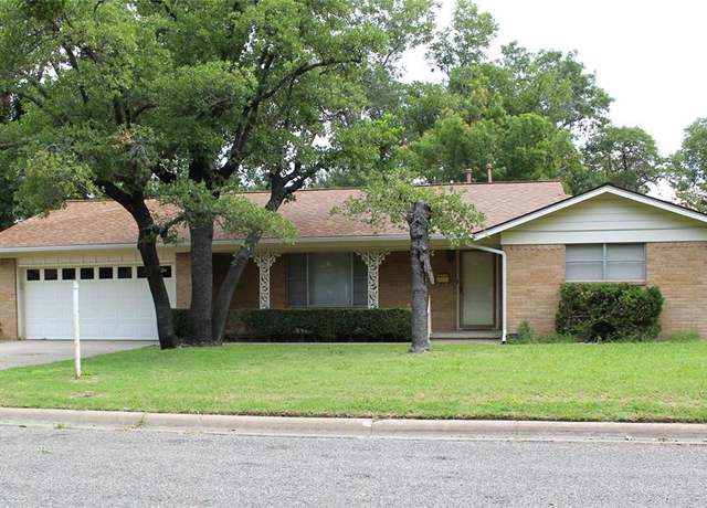 Property at 2051 N Woodland St, Stephenville, TX 76401, 3 beds, 2 baths