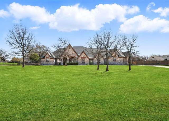 Property at 7509 Wooded Acres Trl, Mansfield, TX 76063, 4 beds, 4.5 baths