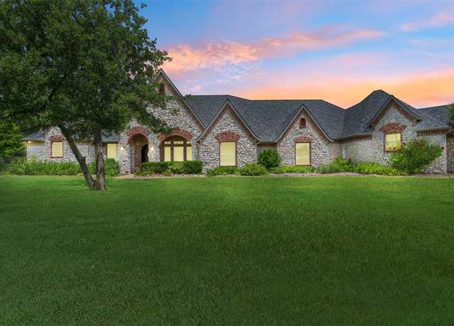 Property at 7509 Wooded Acres Trl, Mansfield, TX 76063, 4 beds, 4.5 baths
