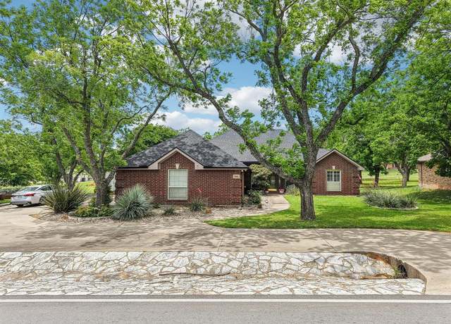 Property at 9618 Monticello Dr, Granbury, TX 76049, 3 beds, 2.5 baths