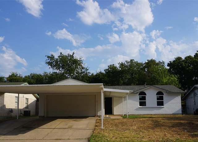 Property at 1645 Americana Blvd, Blue Mound, TX 76131, 3 beds, 1.5 baths