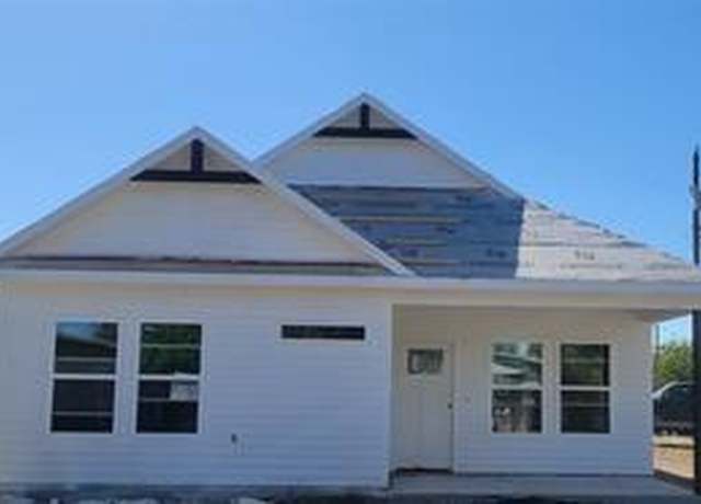 Property at 1601 2nd St, Brownwood, TX 76801, 3 beds, 2 baths